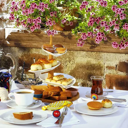 Yundantik Cunda Konaklari B&B