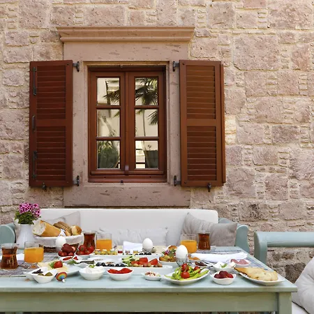 Yundantik Cunda Konaklari Bed & Breakfast 4*