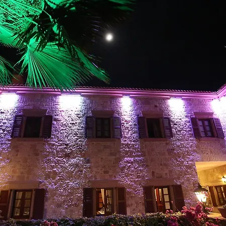 Yundantik Cunda Konaklari Bed & Breakfast 2*