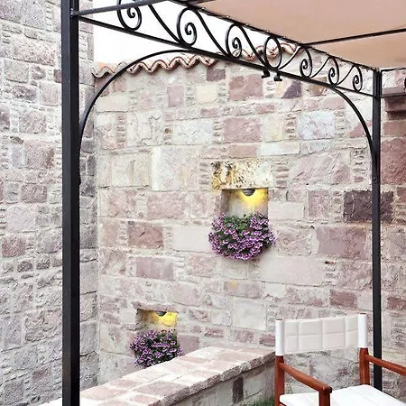 Yundantik Cunda Konaklari Bed & Breakfast